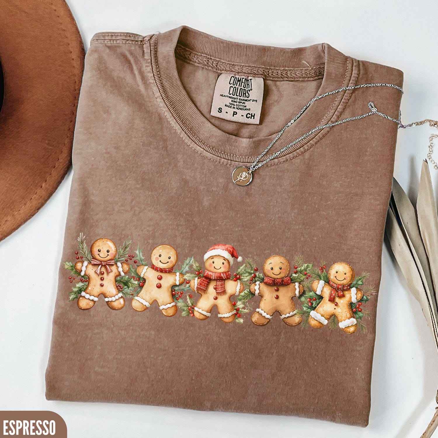 Christmas T-Shirt: Gingerbread Man Cute Graphic Tee